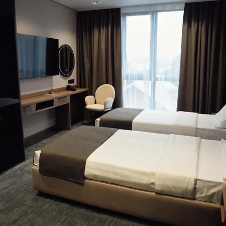 Silver Aparthotel 4*