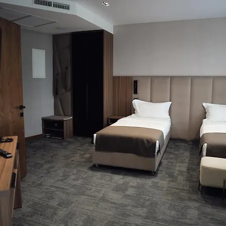 Silver Aparthotel 4*