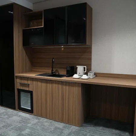 Silver Aparthotel 4*
