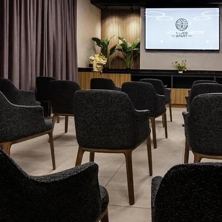 Silver Aparthotel 4*
