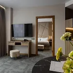 Silver Aparthotel 4*