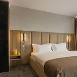 Silver Aparthotel Truskavets